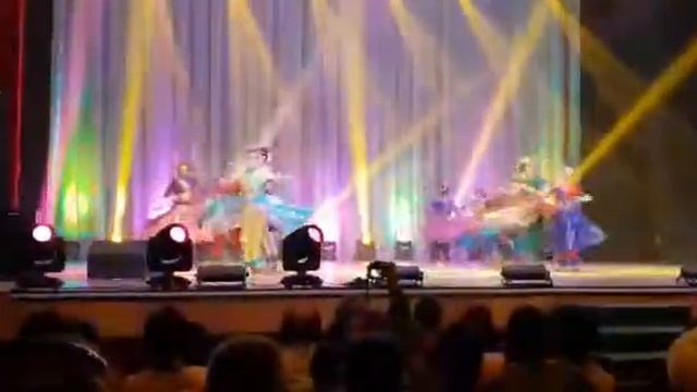 Индийский танец)))))) смотреть онлайн