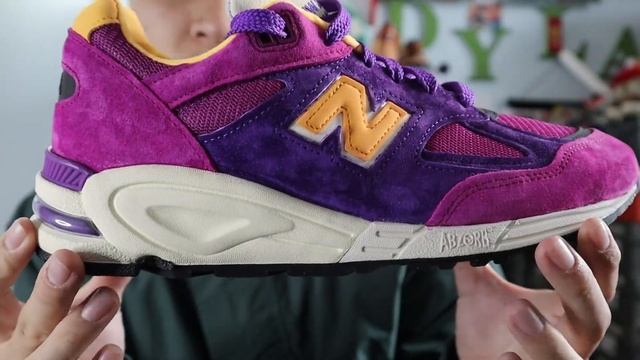 New Balance Teddy Santis Made In USA 990v2 'Magenta/Purple/Yellow' (M990PY2) Review & On-Feet! смотреть онлайн