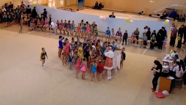 Танец ёлочек, 21.12.2014 смотреть онлайн