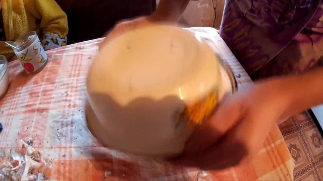 Как Очень Быстро Почистить Много Чеснока. How to peel a garlic clove. смотреть онлайн
