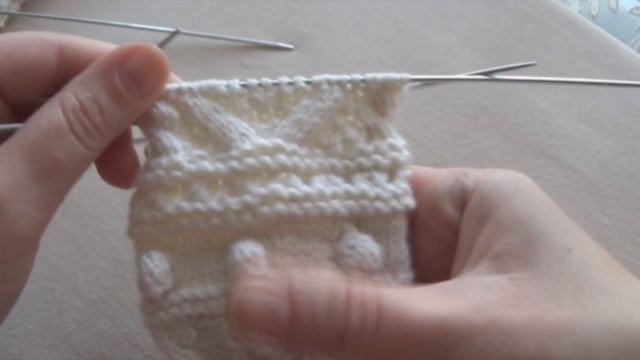 Варежки спицами с косами и шишечками (продолжение 2). смотреть онлайн