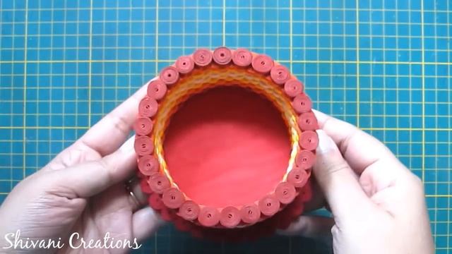 Quilled Gift Box/ Quilling Round Jewellery Box