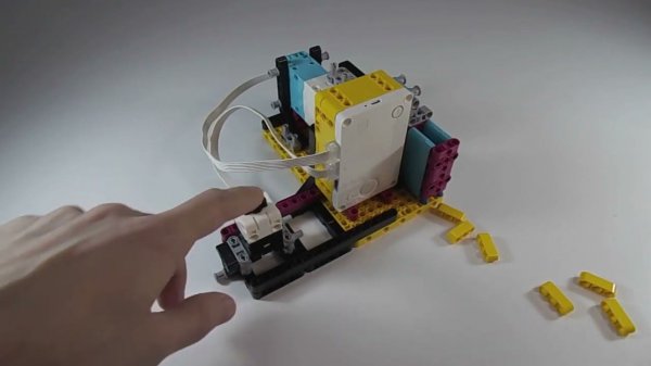 Lego Spike Prime - Раздатчик