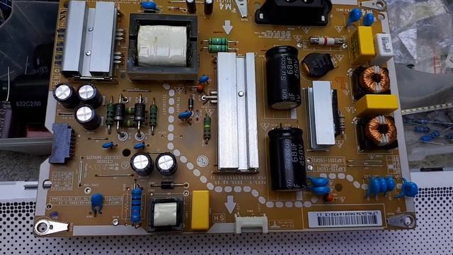 Ремонт подсветки телевизора LG32F560V т.49-55-00 смотреть онлайн