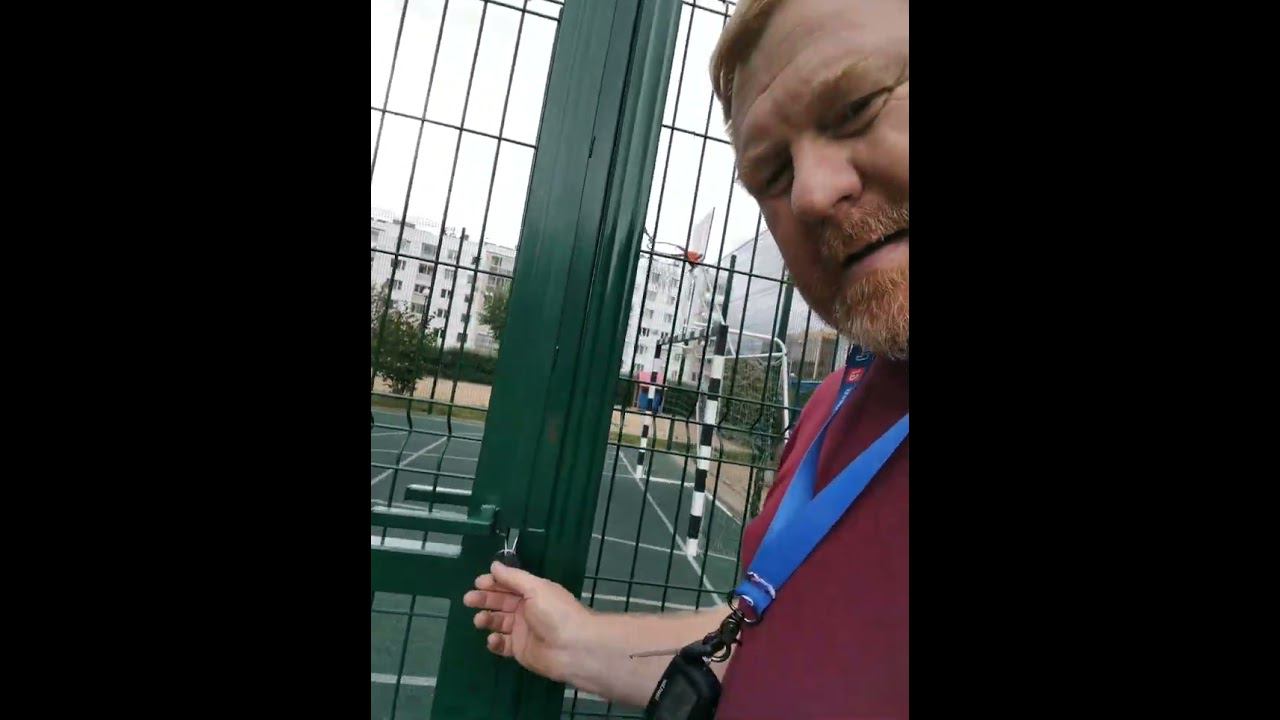 Площадка на замке смотреть онлайн