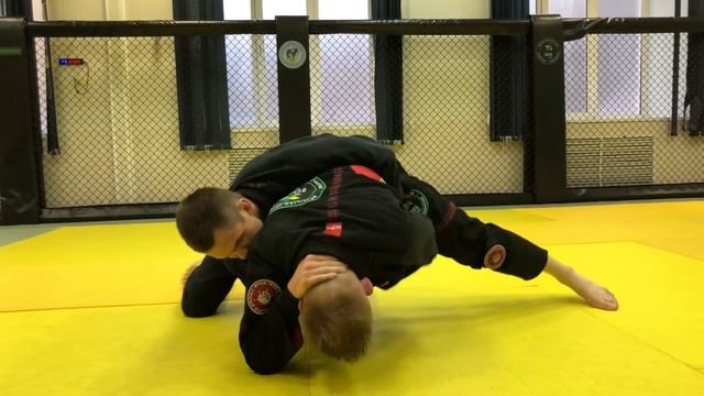 Разбор тренировочной схватки | как бороться с менее опытным