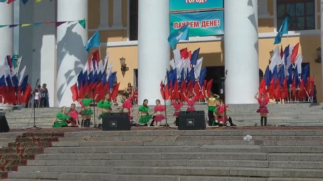 ЙОШКАР-ОЛА, ДЕНЬ ГОРОДА. ТАНЦЕВАЛЬНЫЙ АНСАМБЛЬ. смотреть онлайн