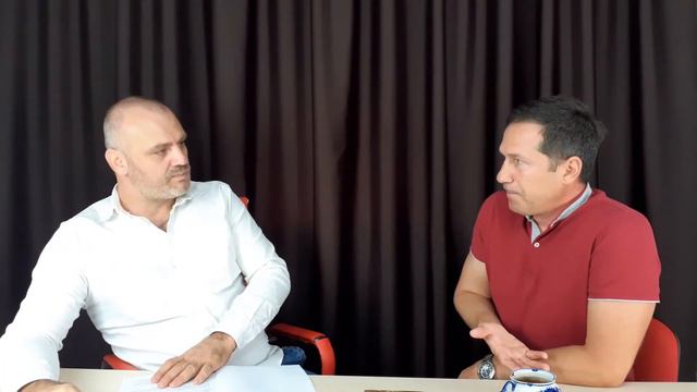 Политики на кухне. Выпуск 10. Гость: Василий Потапов смотреть онлайн