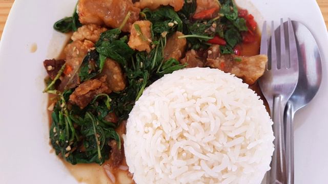 Phat kaphrao | Wikipedia audio article смотреть онлайн