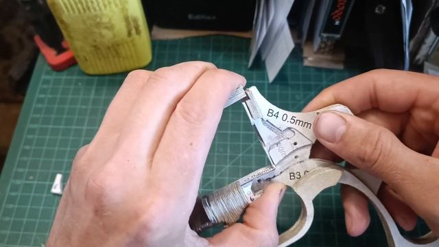 Revolver Colt Python 357 made of paper ч 6 v2.0 смотреть онлайн