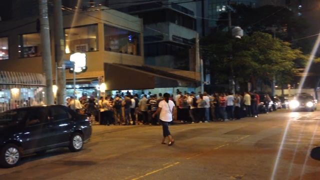 ЖЖивые картинки: пятница в деловом квартале Сан-Паулу смотреть онлайн