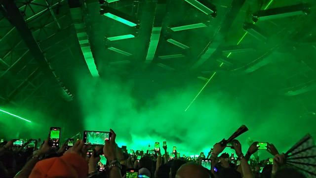 Eric Prydz Holo Ultra Miami 2023 (Cirez D - Night Vision) смотреть онлайн