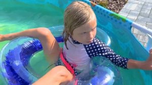 ДЕНЬ НАДУВАШЕК В БАССЕЙНЕ. СОФУНЬЯ ШАЛУНЬЯ