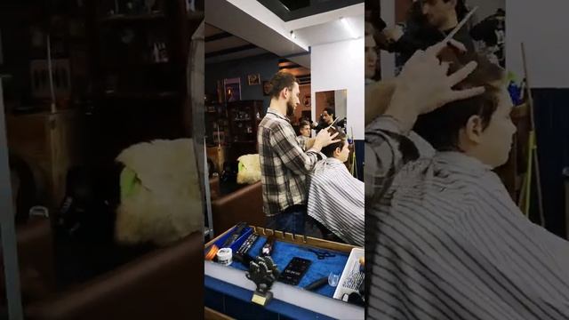 Детская стрижка мальчика в салоне для мужчин смотреть онлайн