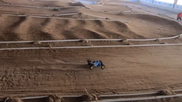 Racing REALLY BIG Gas Powered RC Cars | 5th Scale Racing смотреть онлайн