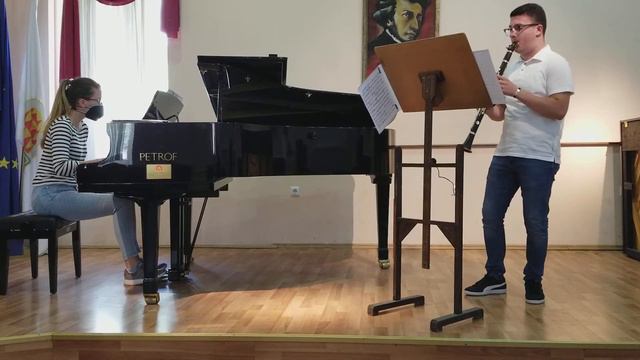 Hoffmeister Clarinet Concerto Major: I смотреть онлайн