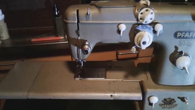 PFAFF 332 cleaned and serviced / but ive never seen this before ??? смотреть онлайн