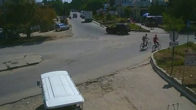 Перекрёсток в Щёлкино, 25.08.2014 - time-lapse с камеры 2 смотреть онлайн