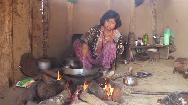 Village Chicken curry in Lunch Time смотреть онлайн