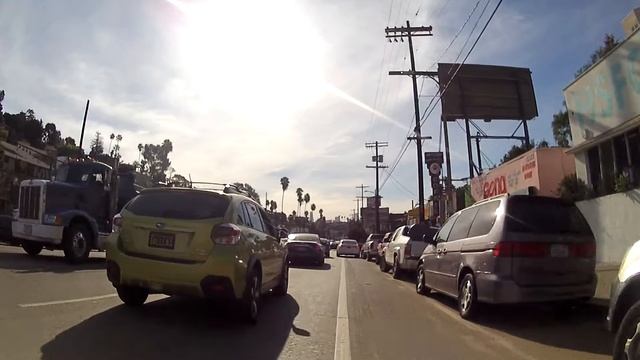 Lazy driver blocking bike lane instead of parking in spot. CDL# JHAM226 смотреть онлайн