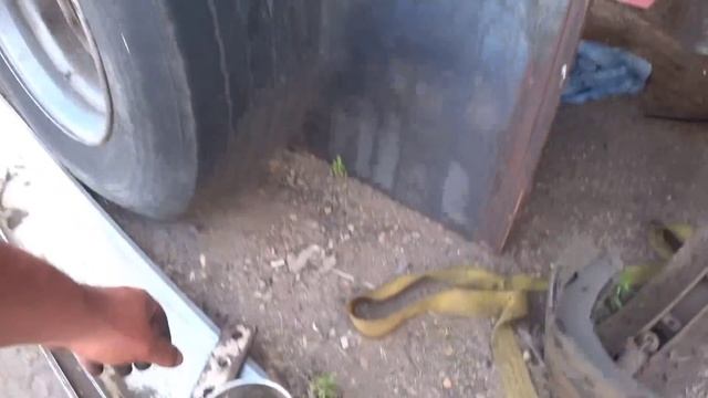24 июня. Все еще стоим. Варим прицепы. Разбираем ходовую.