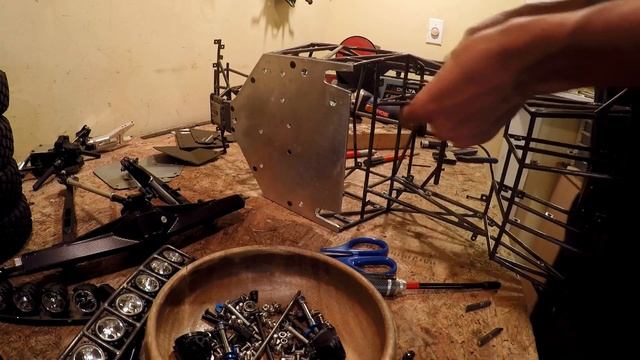 Custom 4x4 RC Trophy Truck Build - Part 5: Custom HID Lightbar смотреть онлайн