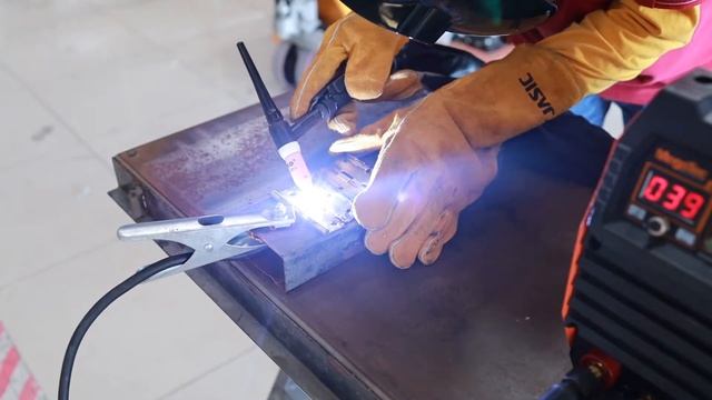 ตู้เชื่อม MEGATEC TIG200 ราคาแค่ 6990.-