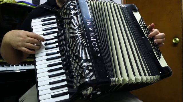 EL BAILE DE LOS PAJARITOS - THE CHICKEN DANCE SONG - ACCORDION FOR KIDS смотреть онлайн