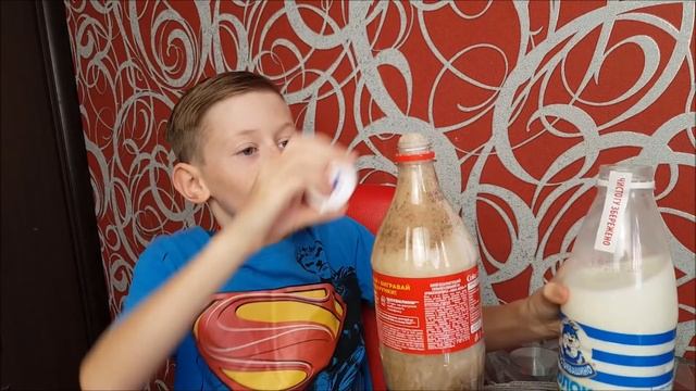 EXPERIMENT, MILK vs COCA COLA! Что будет, если налить молоко в кока-колу??? смотреть онлайн