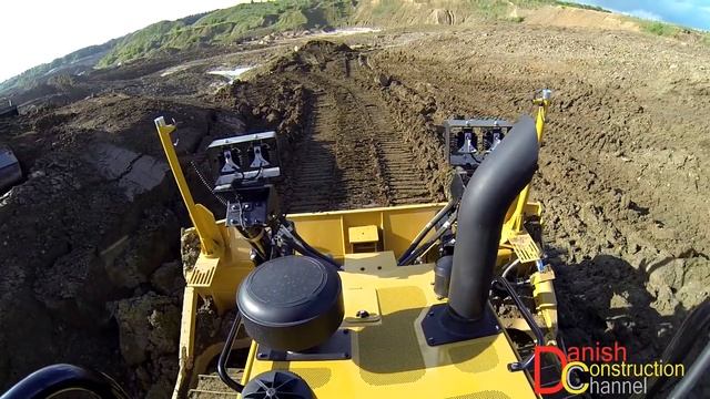 Cat D6T LGP (Tier 4 Final) Dozer Pushing Dirt Test Drive