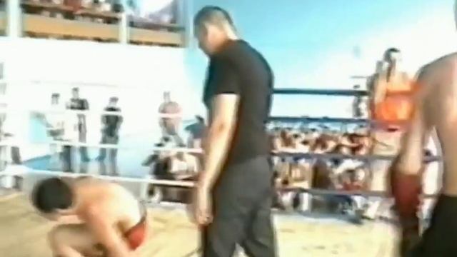 Тайский бокс, Владимир Никифоров вес 67 кг, 18 лет, Белая Калитва Muay Thai 2004 год. смотреть онлайн