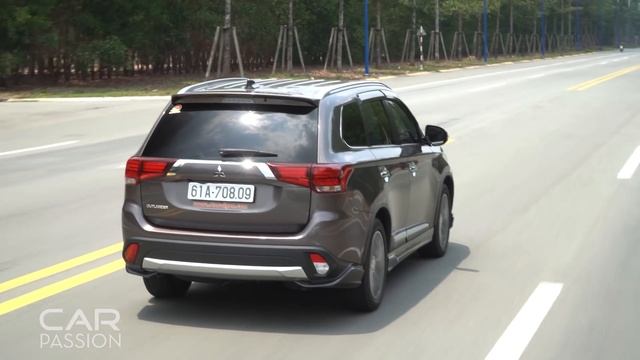 Người dùng đánh giá xe Mitsubishi Outlander 2019 - động cơ xăng 2.0L MIVEC hộp số tự động CVT смотреть онлайн
