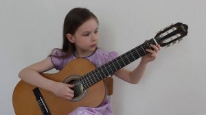 Цыганочка.  Гитара.  Дети играют.  Girl playing guitar.