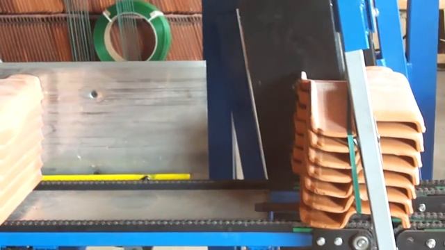Упаковка черепицы на автоматической обвязочной машине OMS RG875 смотреть онлайн