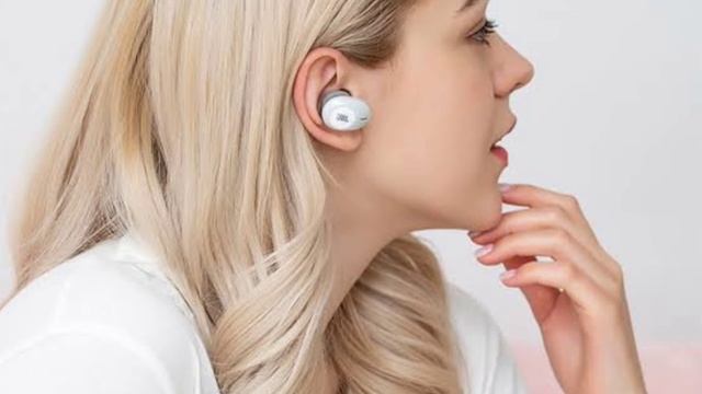 Wirless Headphones And Earbuds In 2022 смотреть онлайн