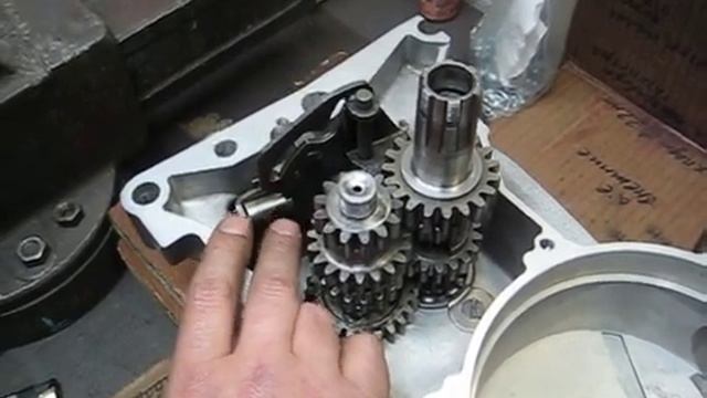 коробка скоростей в новый картер ява 638 установлена. часть 1 смотреть онлайн