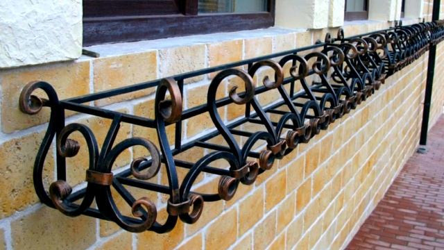 Ковка, подставка для цветов на фасаде, настенная цветочница под окном для ящиков, купить в Днепре смотреть онлайн