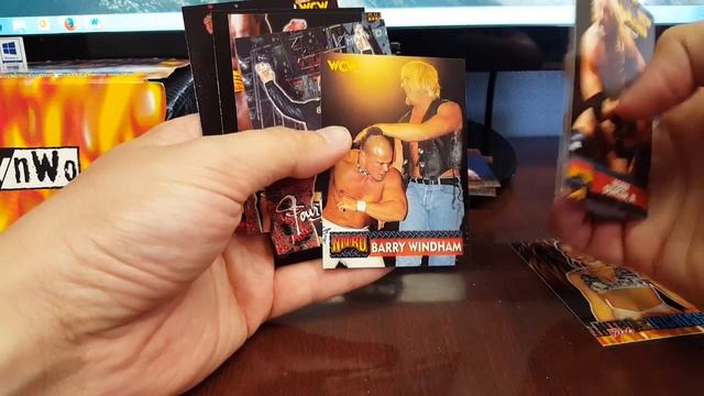 Hobby Box Break: Topps WCW/NWO Nitro 1999 - Huge Hit! смотреть онлайн