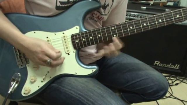 FENDER STRAT RE62TX MADE IN JAPAN CLEAN SOUND смотреть онлайн