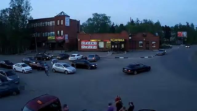 Столкновение машины и мотоцикла... смотреть онлайн