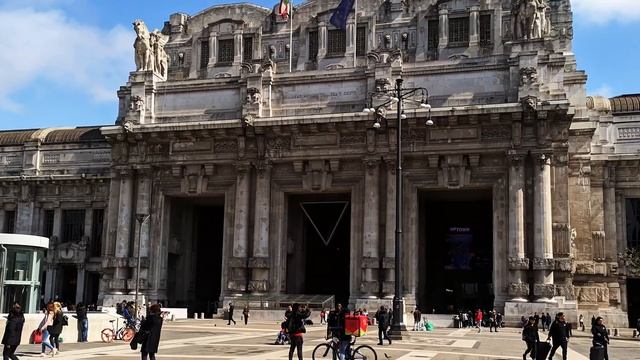 Milano Centrale railway station смотреть онлайн