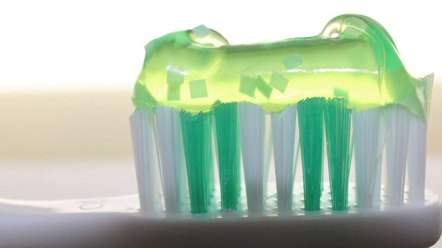 КАК СДЕЛАТЬ ЗУБНУЮ ПАСТУ ДОМА? смотреть онлайн