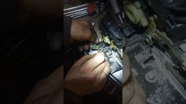 ремонт замка двери BMW X5 смотреть онлайн