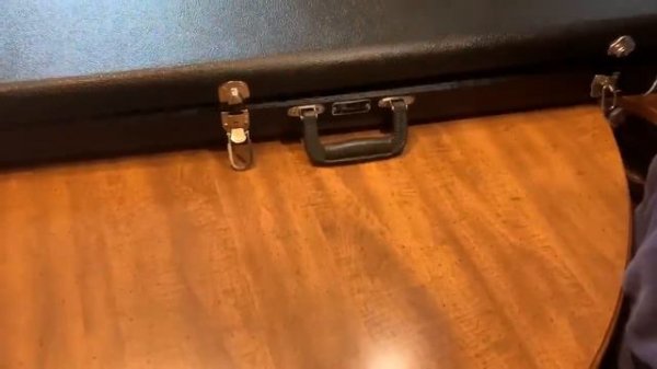 Unboxing Fender Kurt Cobain Signature Jaguar