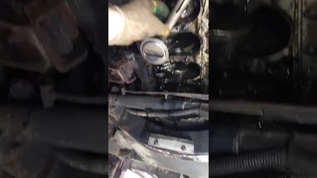 Снятие(замена) масляного поддона Iveco Daily 35С15, 3.0дизель, 2008г,спарка, мебельный фургон. смотреть онлайн