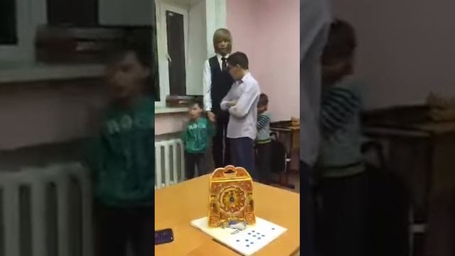 Сергей Зверев в детском доме для слепоглухих в Сергиев Посаде смотреть онлайн