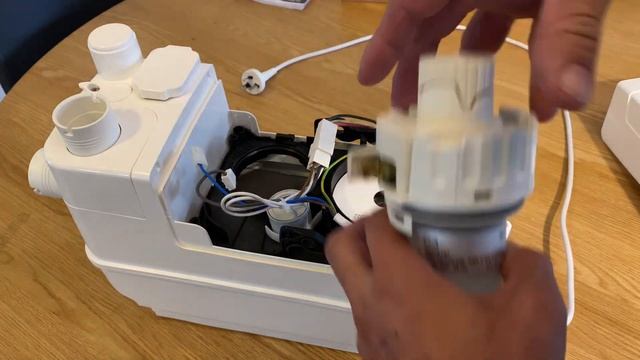 How to service float switch on a Grundfoss SOLOLIFT2 C-3 смотреть онлайн