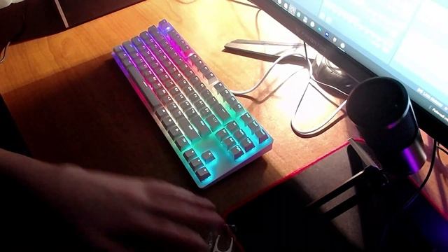 Red Square Keyrox TKL Skeleton! Лучшая бюджетная клавиатура за 4000 руб.! смотреть онлайн