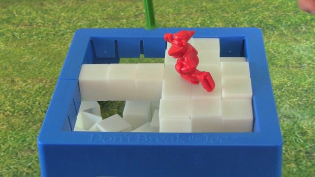 Don’t Break The ICE Kids Board Game! Family Game Night - Fun Kids Board Games смотреть онлайн