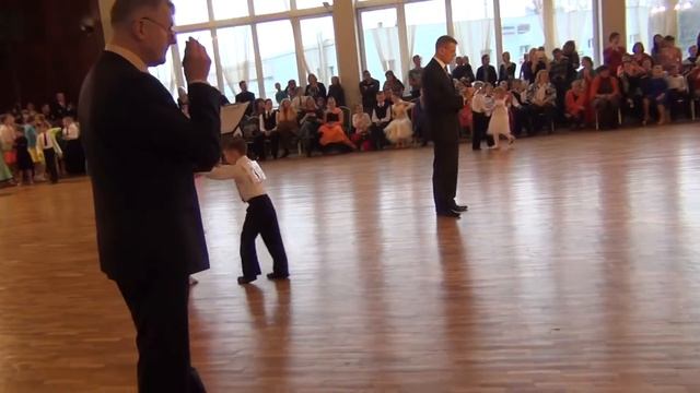 Бальные танцы.5лет.Милена Шмелёва. смотреть онлайн
